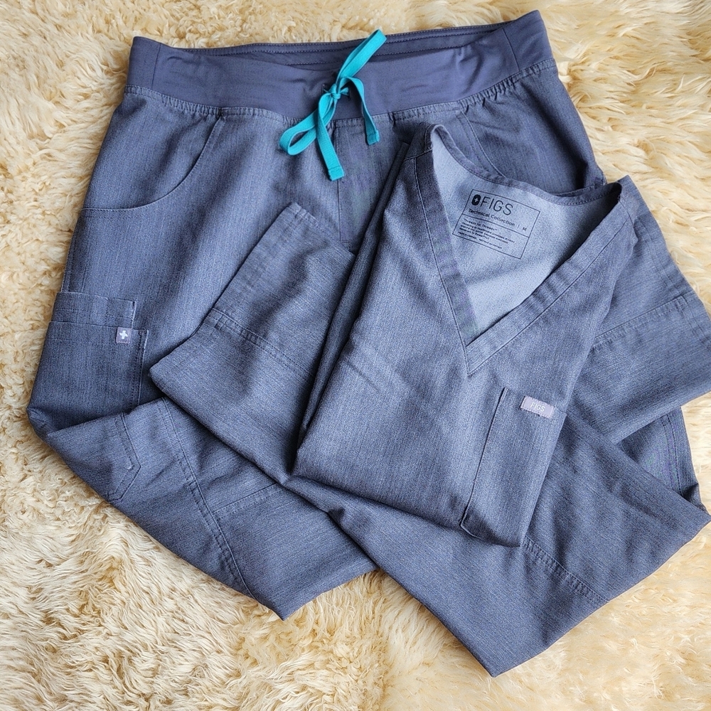 Figs Charcoal Scrub Set
